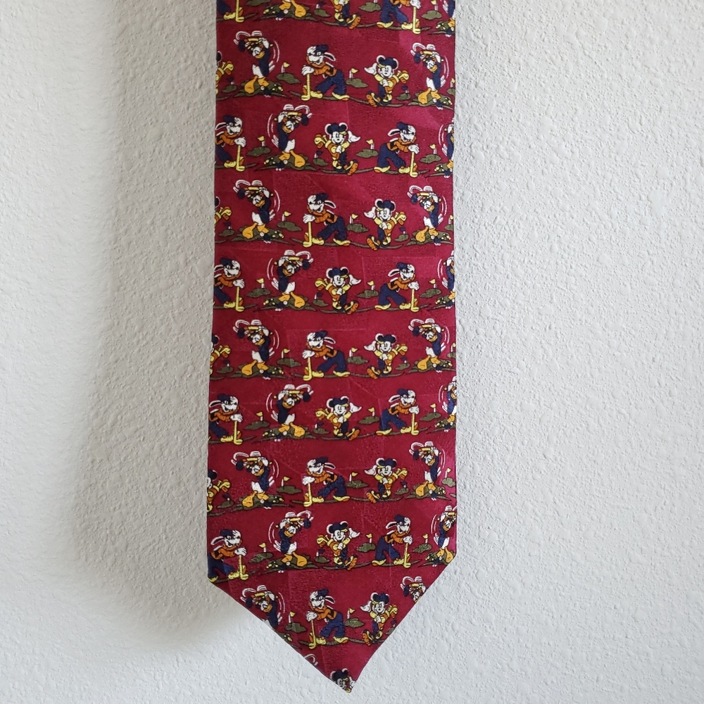 Van Heusen Mickey and Co Golf Tie Mickey and Goofy